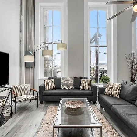Beautiful 2 Bedroom Loft - Galveston Strand Lofts